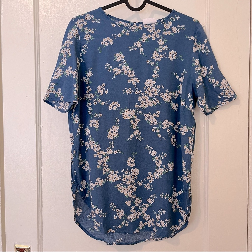 Light blue floral print H&M t-shirt
